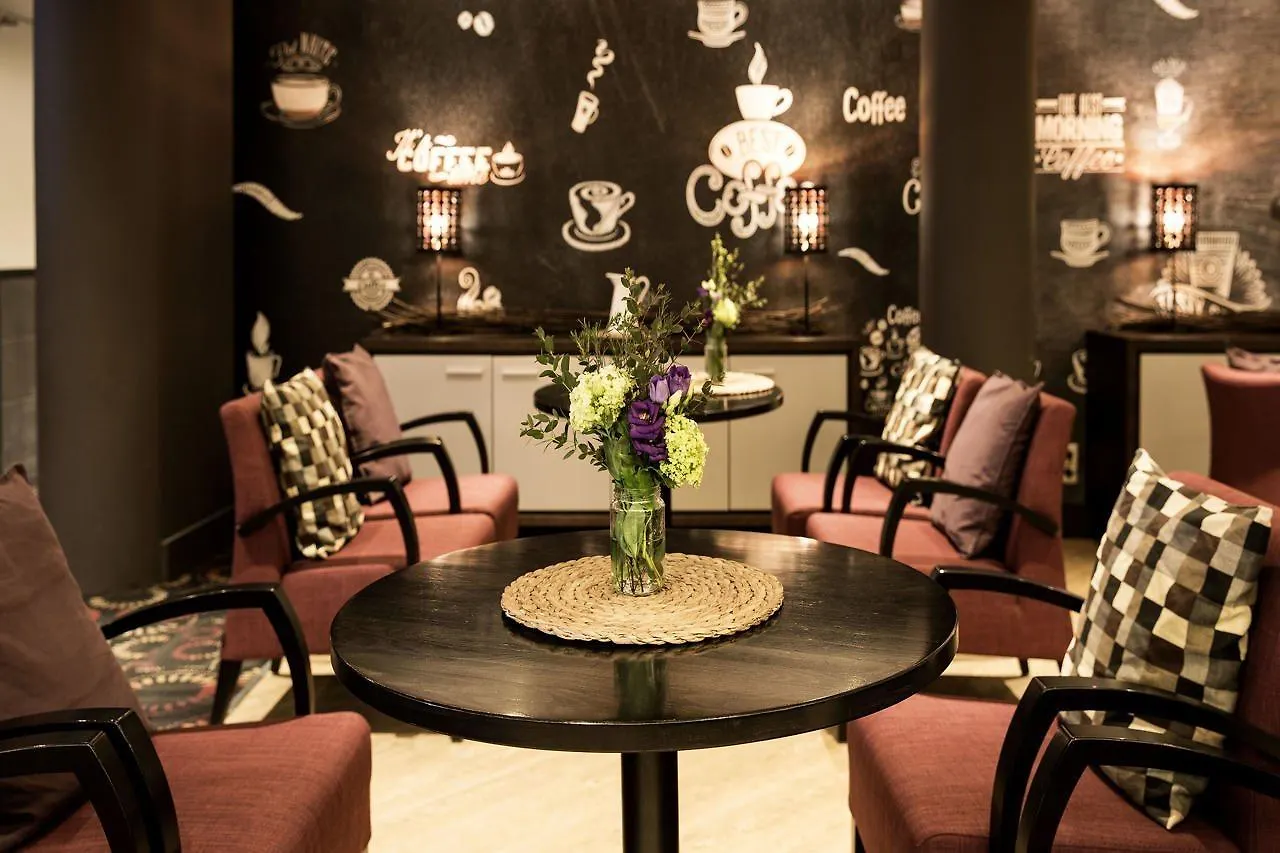 Eden Hotel Amsterdam 4*,