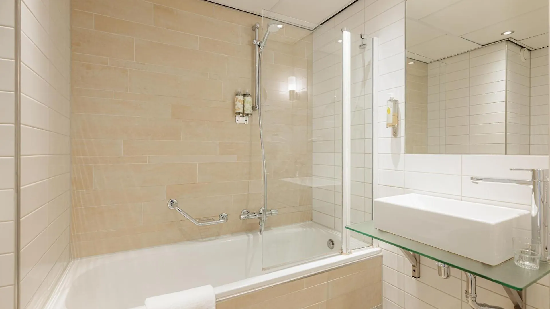 Eden Hotel Amsterdam 4*,